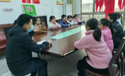 到少先队员中去——老坝港小学党支部召开少先队员座谈会