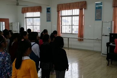 以“合唱教学研讨”推进艺术教育普及一-老坝港小学开展合唱教学研讨